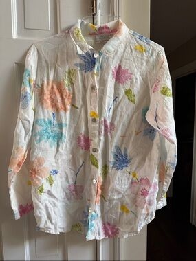 Hot Cotton by Marc Ware 100% linen, long sleeve pastel floral button down. S
